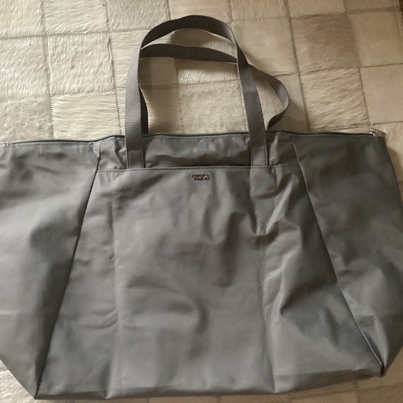 Tumi Just In Case Tote Size Large Travel Bag Gray Silver Color - Picture 3 of 8